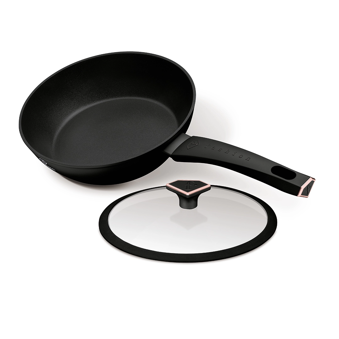 The pan and its glass lid side by side