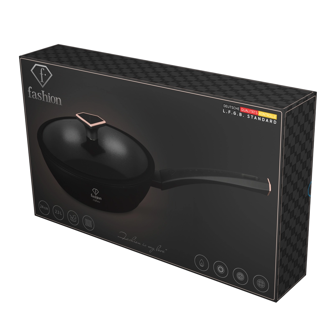 The retail box for the pan