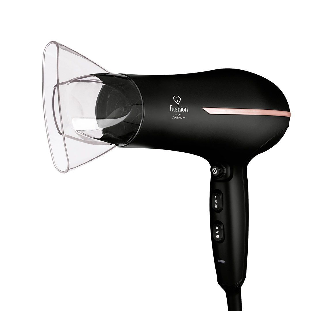 Le sèche-cheveux avec le concentrateur monté