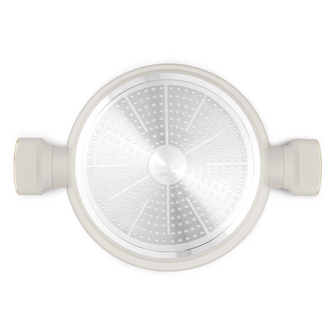 The bottom of the pot from below with the turbo induction disc, in the light finish