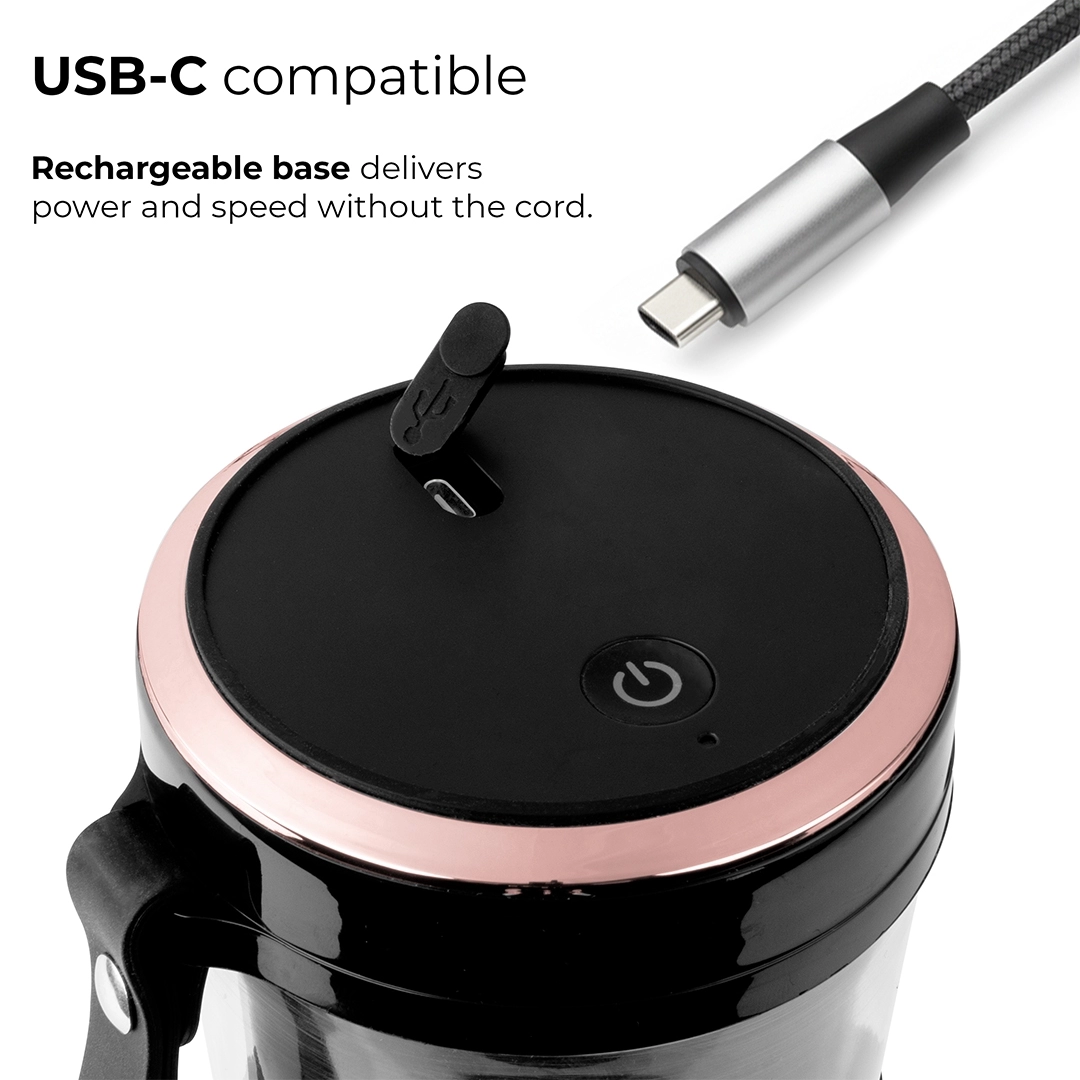 Die Motoreinheit des Mixers mit USB-C-Ladekabel