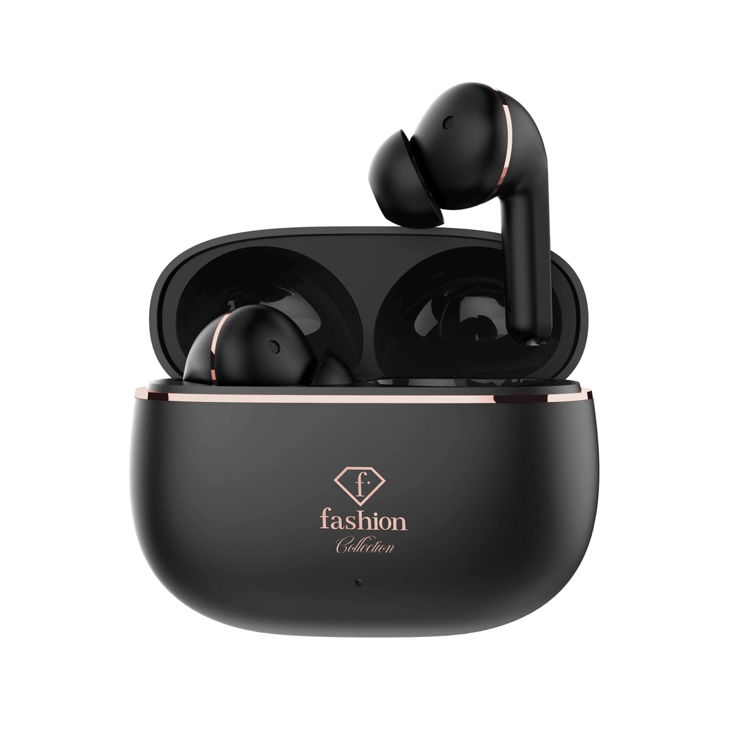 Kabellose In-Ear-Kopfhörer mit Ladecase, Schwarz und Roségold. Produktfotografie vor hellem Hintergrund.